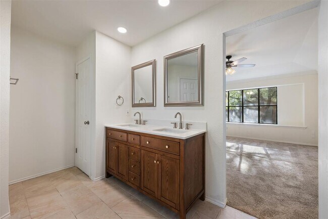 Building Photo - 11464 Bristle Oak Trail
