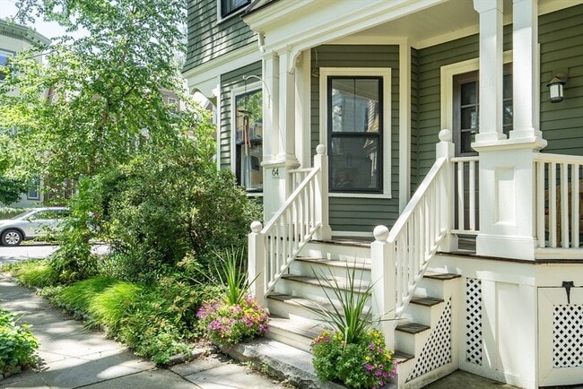 Building Photo - 64 Gorham St