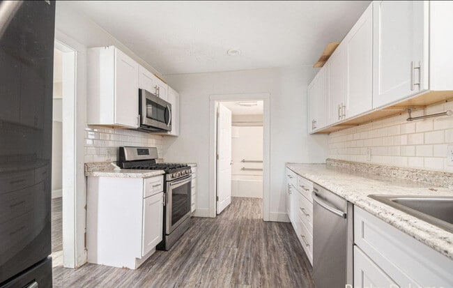 Building Photo - 778 Eleanor St NE