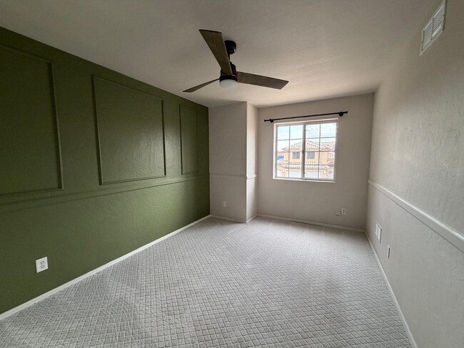 Building Photo - 902 S Surfside Dr