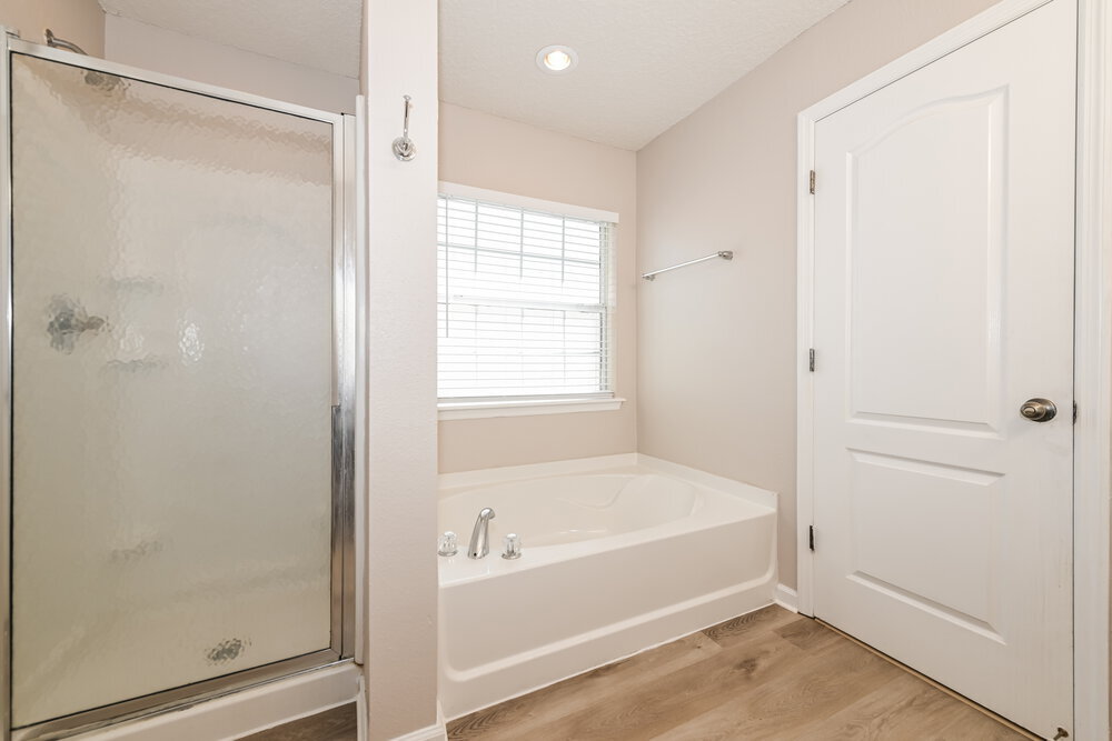 Building Photo - 9016 Redtail Dr