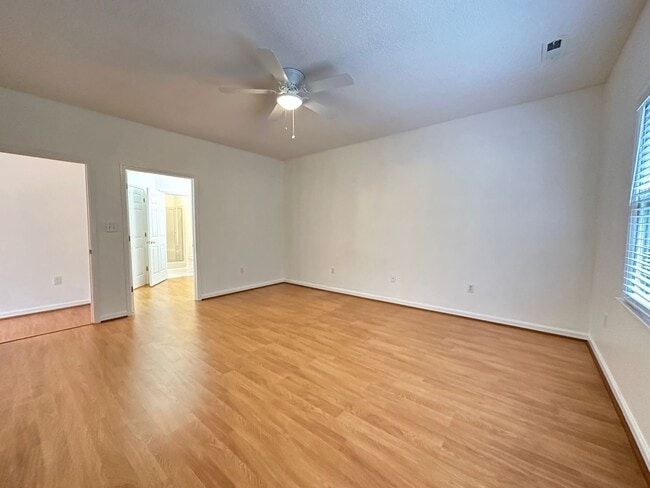 Building Photo - Beaver Creek 3 Bedroom/2 Bathroom Condo wi...