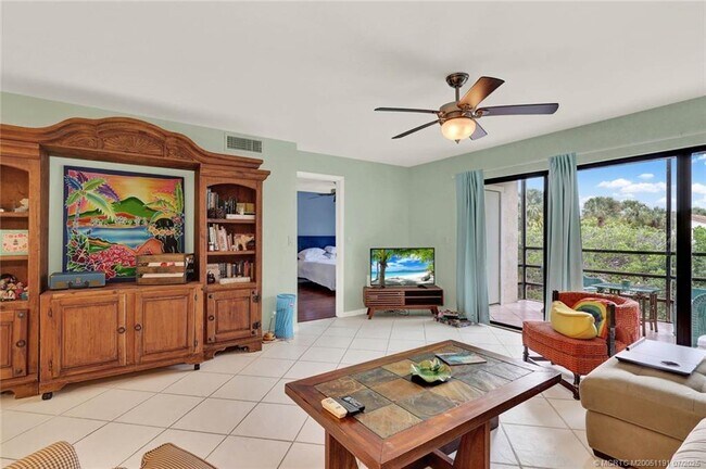Building Photo - 1811 SW Palm City Rd