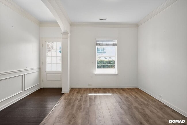 Building Photo - 1041 Sonoma Dr SW