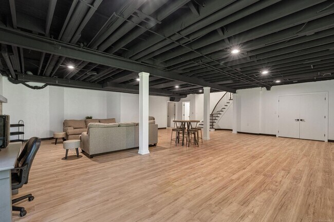 Building Photo - 300 Camelot Way