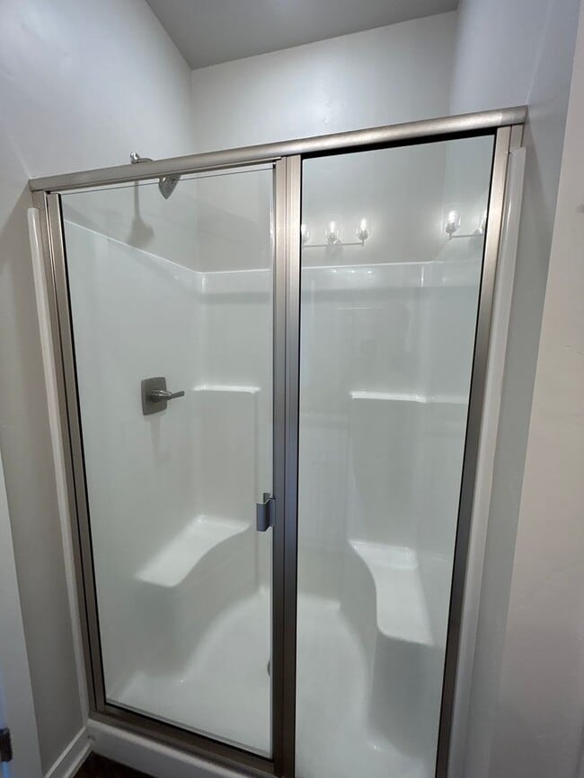 Building Photo - 2 Bedroom Duplex – Luderman Crossing - Bend