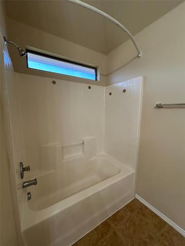 Building Photo - 7628 Hollow Forest Dr
