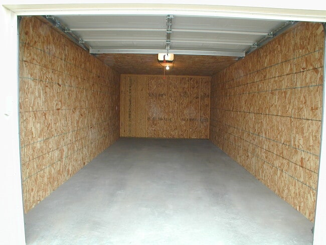 Building Photo - Country West212