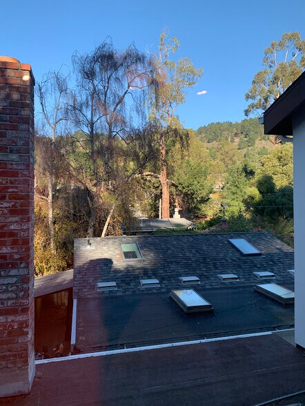 Building Photo - 220 Hiawatha Ave