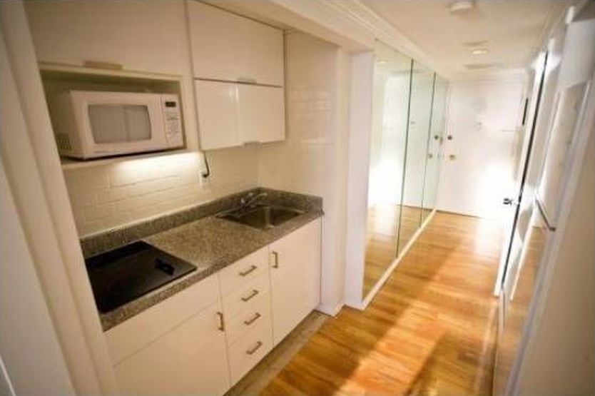 Building Photo - 905 Brickell Bay Dr