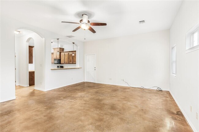 Building Photo - 3935 John Sharp Pkwy