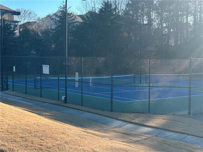 Building Photo - 61 Longwood Ct