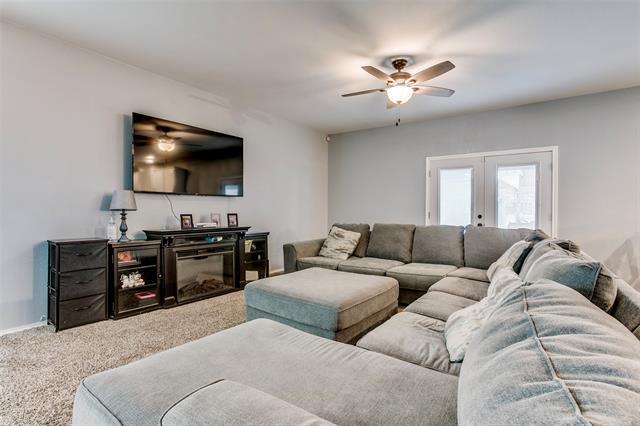 Building Photo - 5404 Thornbush Dr
