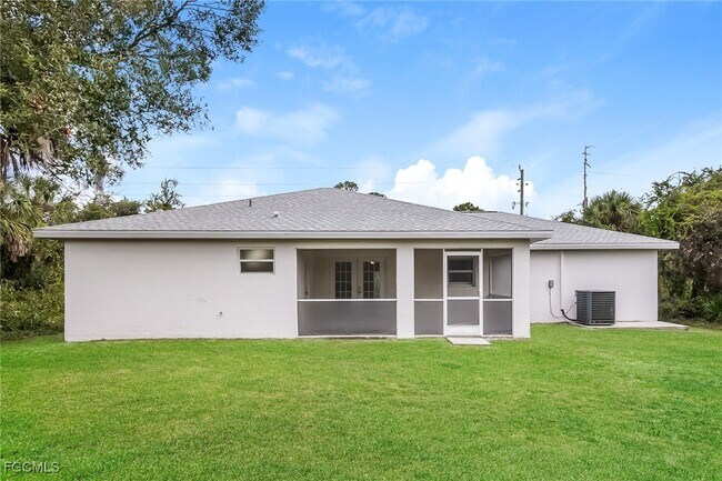 Building Photo - 1581 S Chamberlain Blvd