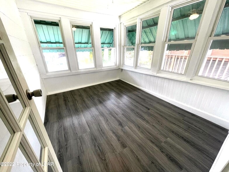 Building Photo - 87 Pine St