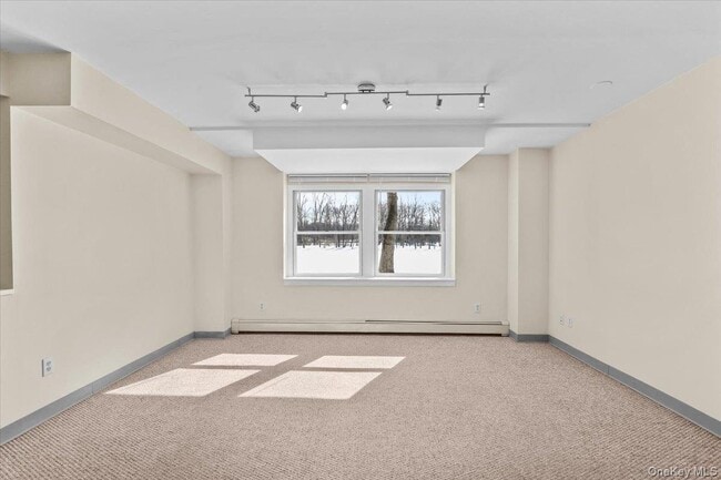 Building Photo - 1265 N Ridge Rd