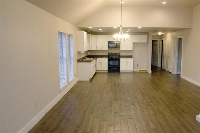 Building Photo - 907 Meriott St