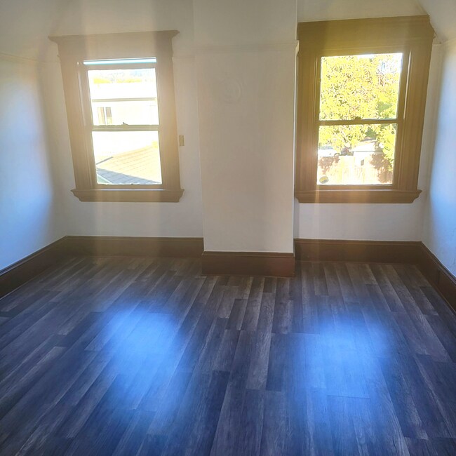 Building Photo - 2747 McGee Ave