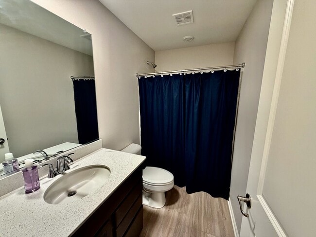 Building Photo - 1327 Draper Rd