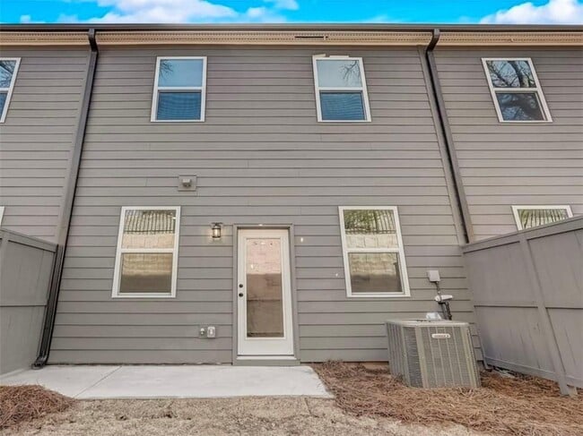 Building Photo - 1632 Gunnin Trce NW