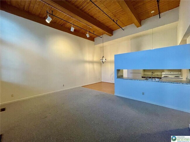 Building Photo - 101 Race St