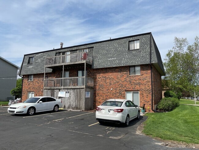 Building Photo - 1253 Getzelman Dr