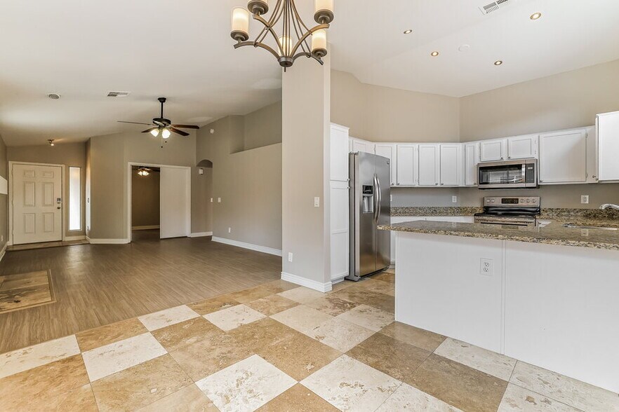 Building Photo - 20831 N 3rd Ave