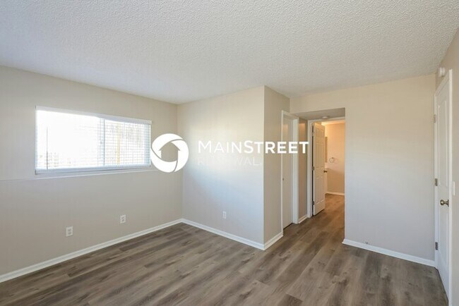 Building Photo - 5 Bedroom Pet-Friendly Home in AURORA, CO ...