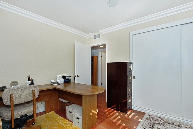 Bedroom 2 / Office - 1233 N Columbus Ave