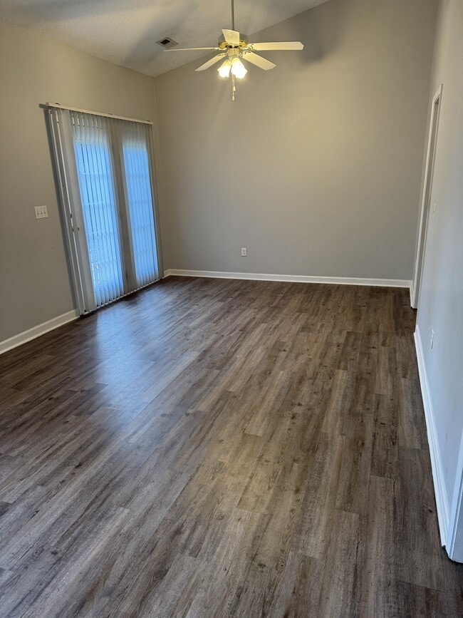 Building Photo - 3109 W Walnut St