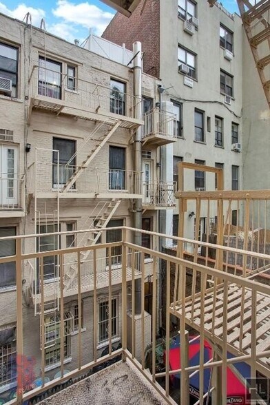 Building Photo - W 50TH ST.