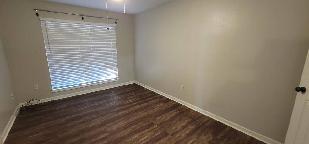 Building Photo - 1748 Port Dr