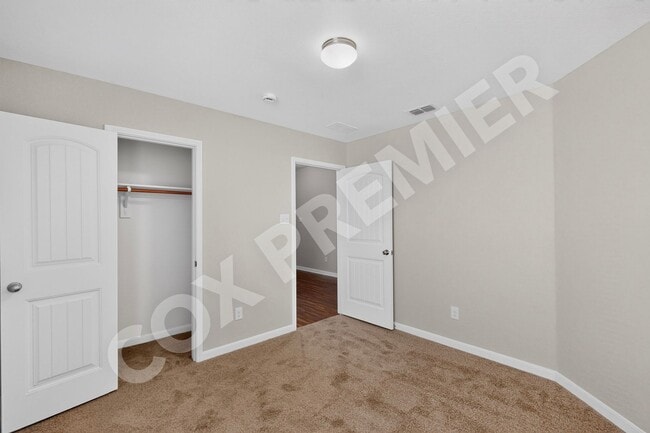 Building Photo - 2848 St Bernard Dr