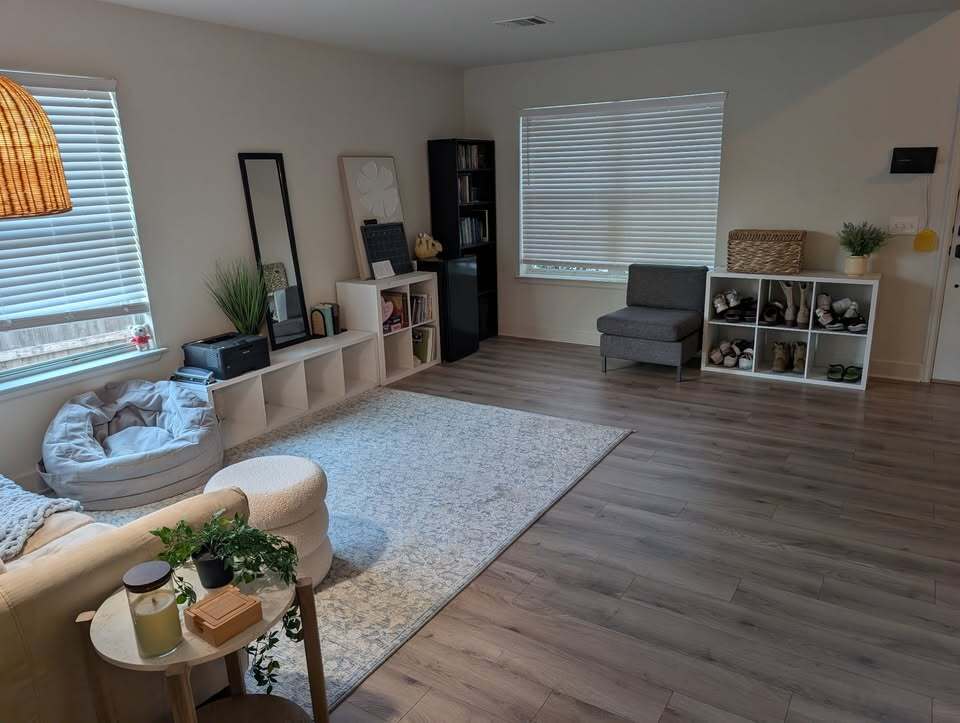 living room1 - 1306 Sunflower Ln