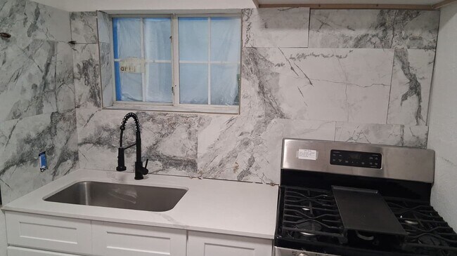 Building Photo - BEAUTIFUL HOME IN BEAUMONT. MOVE IN READY!.