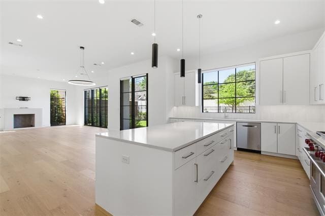 Building Photo - 9855 Kingsway Ave