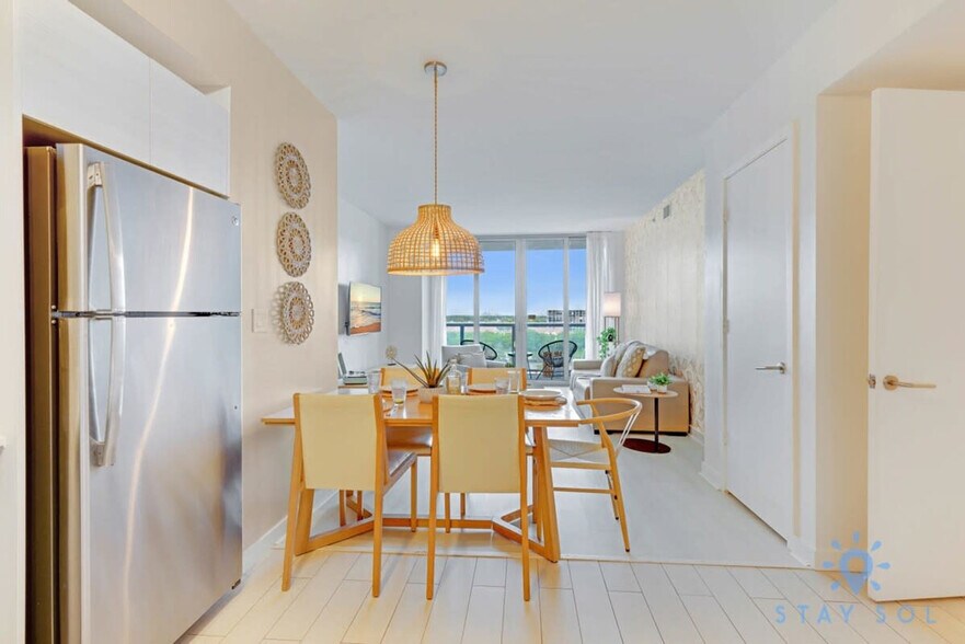 Building Photo - 2601 E Hallandale Beach Blvd