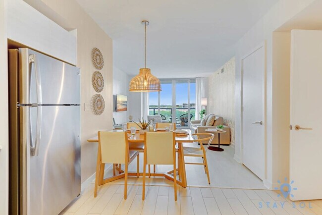 Building Photo - 2602 E Hallandale Beach Blvd