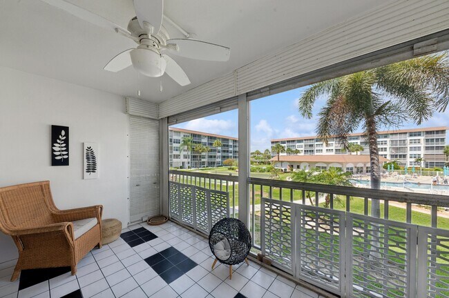 Building Photo - 911 Gardenia Dr