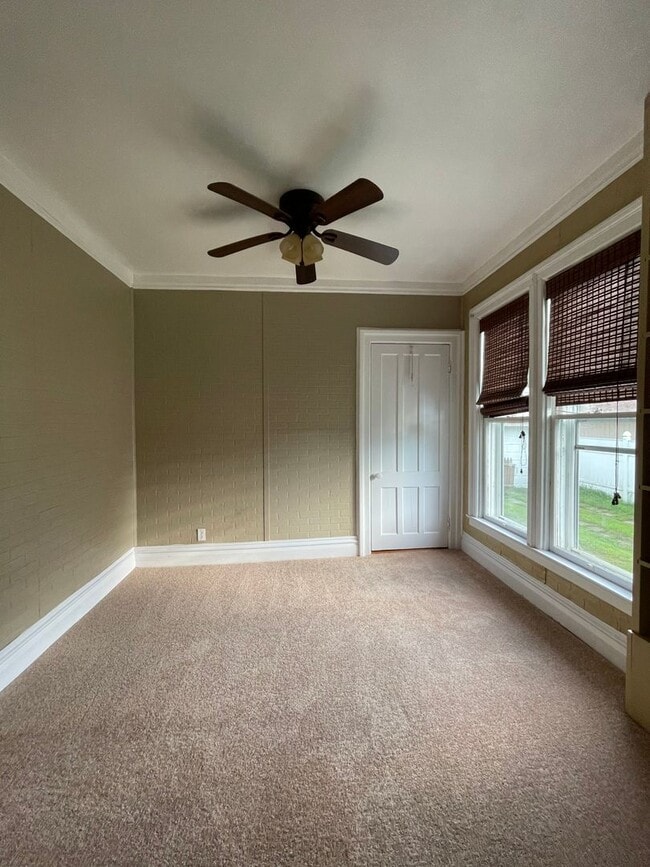 Building Photo - Village of Black River 4 /5 Bedroom Home w...