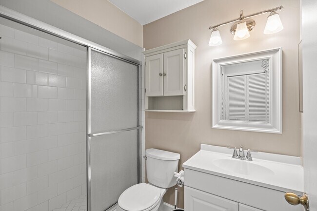 Building Photo - 257 Pleasant Wood Dr