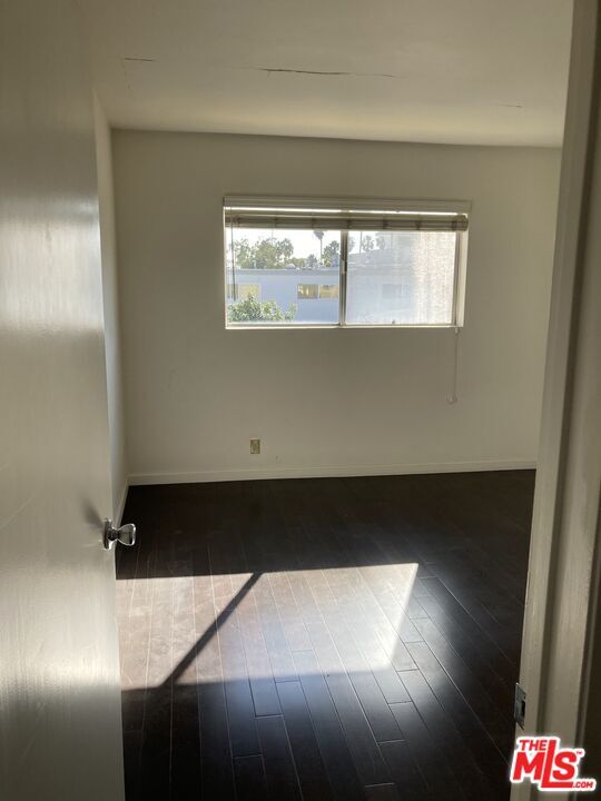 Building Photo - 1033 6th St