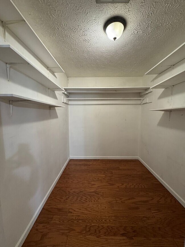 Building Photo - 3/2 House in Armuchee- $1,295