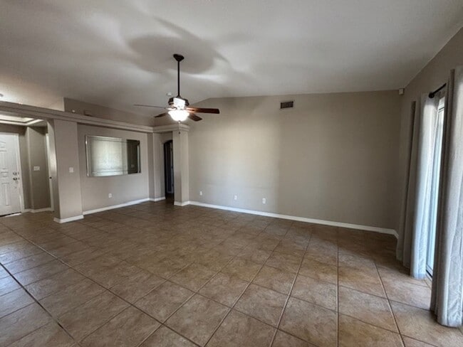 Building Photo - 3 Bedroom - 2 Bath Home