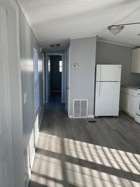 Building Photo - 2450 S Ridgewood Ave