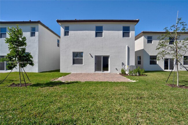 Building Photo - 2642 SE 24th St