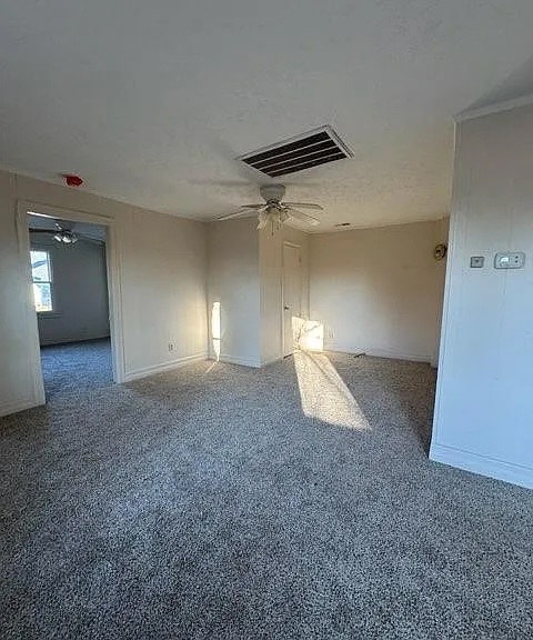 Building Photo - 305 E Park Ave