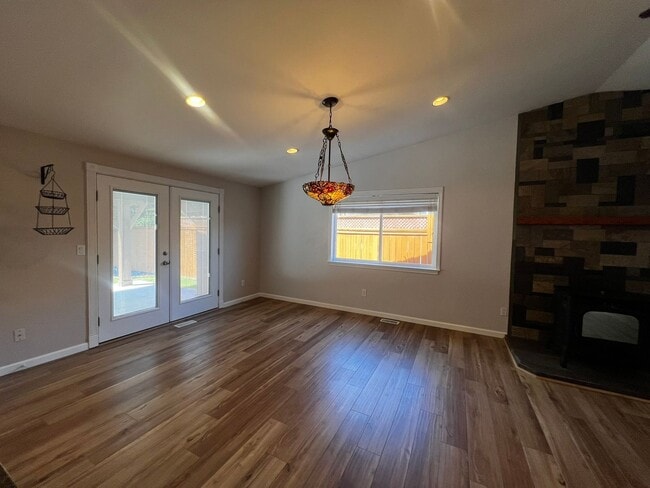 Building Photo - Beautiful 4BD in Birch Bay Village!