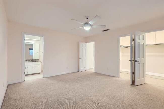 Building Photo - 3004 Maywood Cir