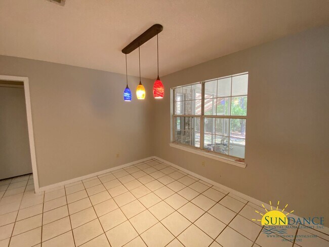 Building Photo - Beautiful 4 Bedroom Home in Crestview